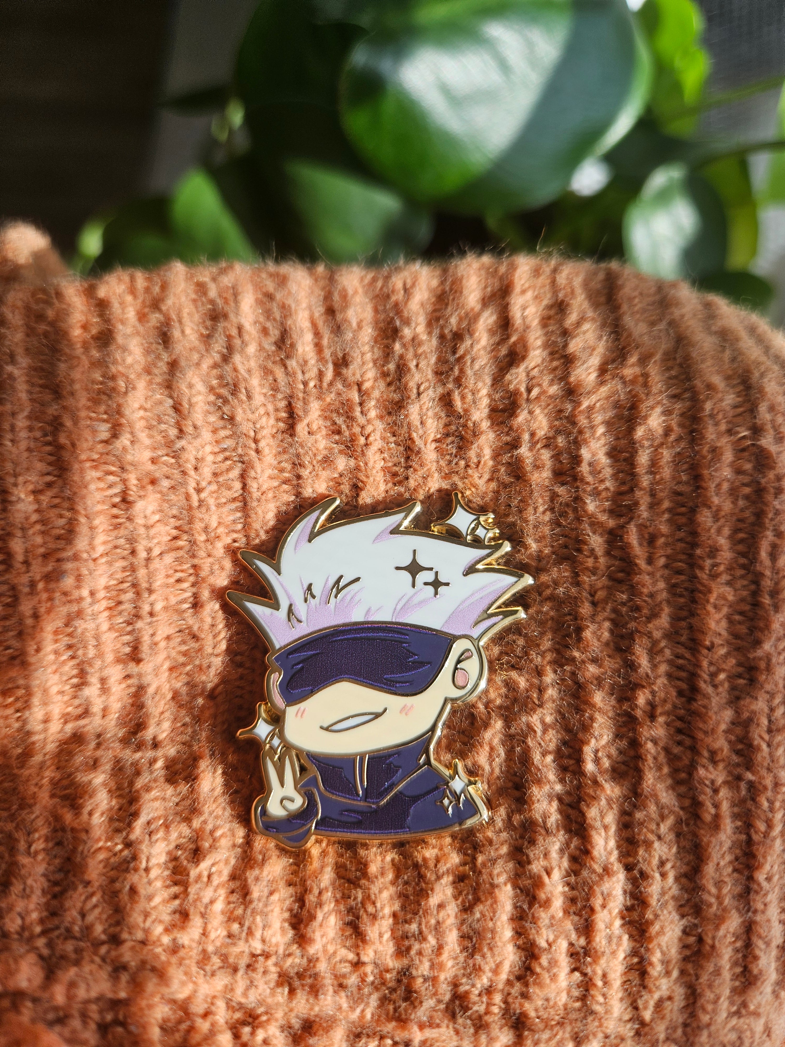 Gold tenshipin streetwear Gojo good pin